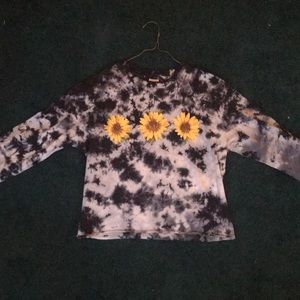 Long sleeve sunflower crop top